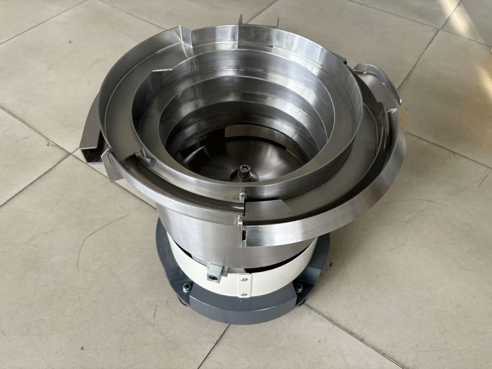 304 Stainless Steel Customizable Stainless Steel Vibratory Bowl Feeder with Variable Speed Controller view 7