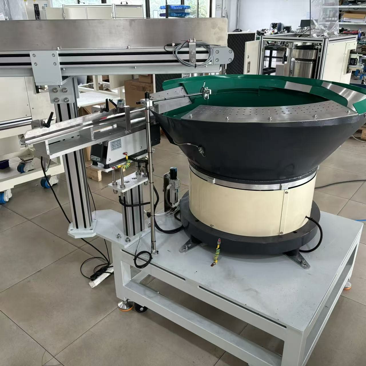 High Speed Custom Durable Vibration Bowl Feeder for Bearing Retainers. view 5