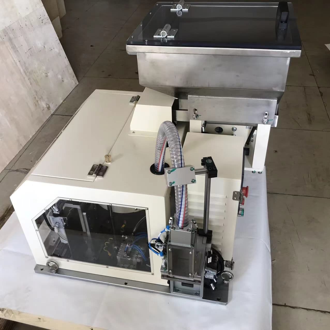 HONGCHAO brand electromagnetic screw vibration bowl feeder view 4