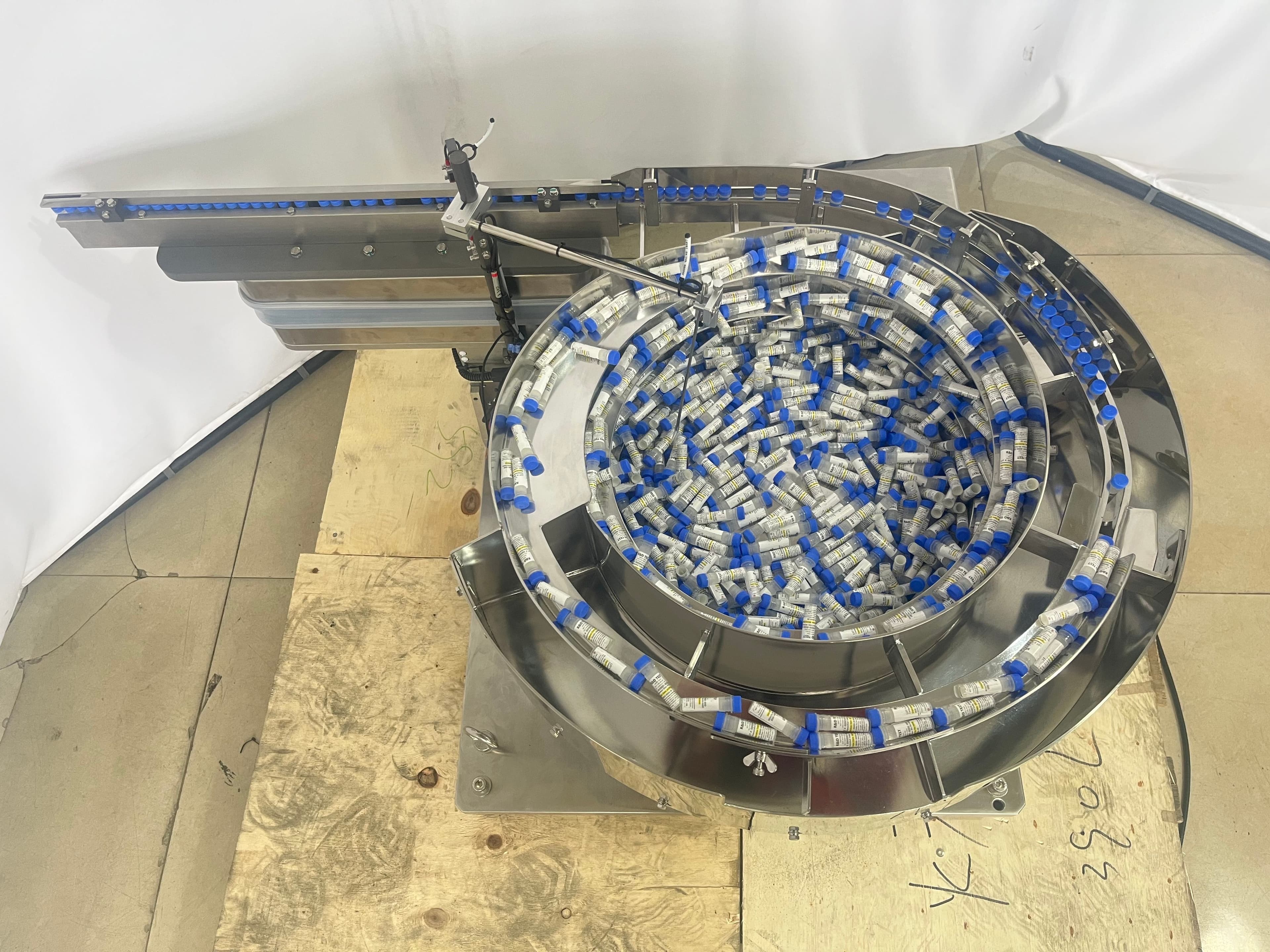 High Speed Custom Durable Vibration Bowl Feeder for Plastic bottles view 4