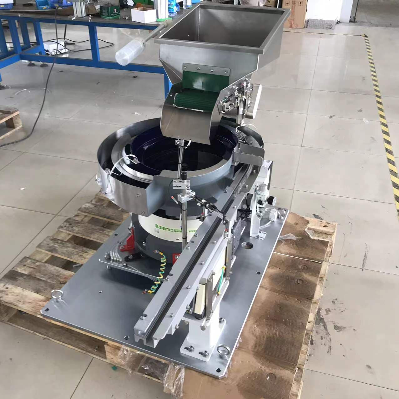 High efficiency durable customized
small vibration bowl feeder for plastic connector
with a bulk hopper view 7
