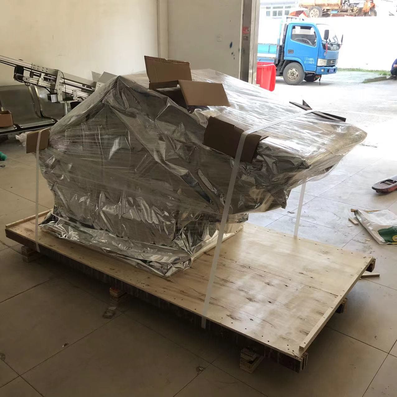 Factory directly manufacture 800mm stainless steel
vibration bowl feeder for sprayer pump view 5