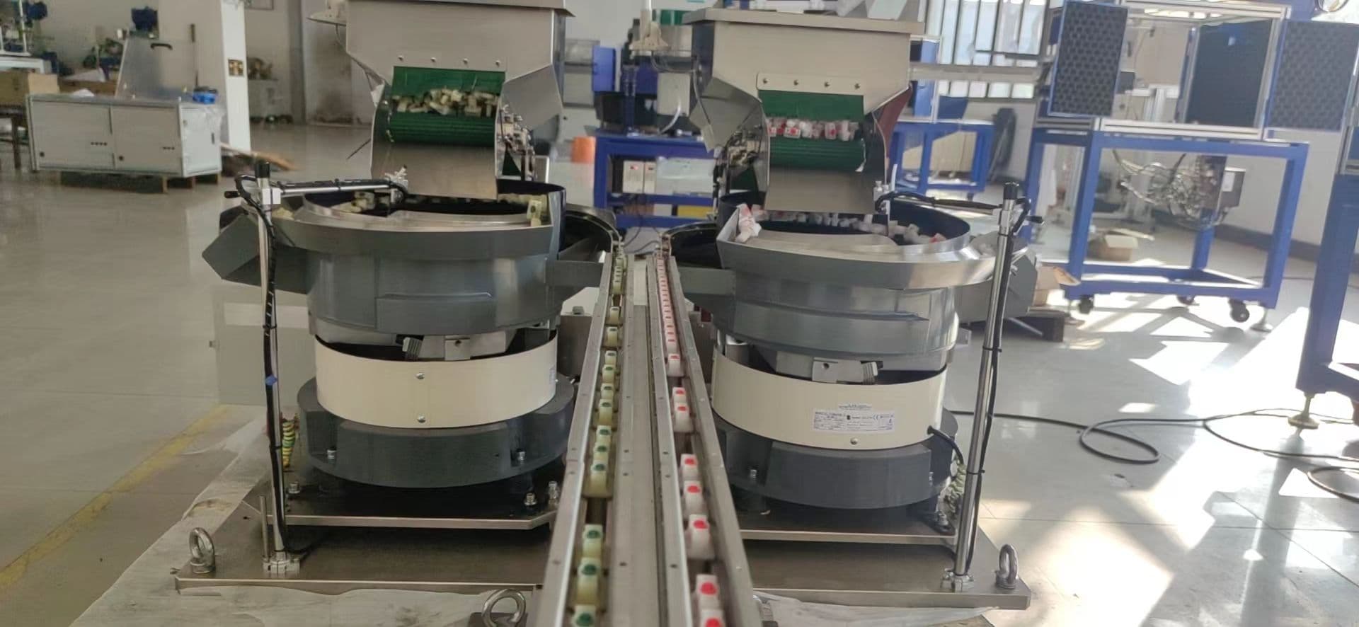 High performance multilane
customized vibration bowl feeder for clips view 6