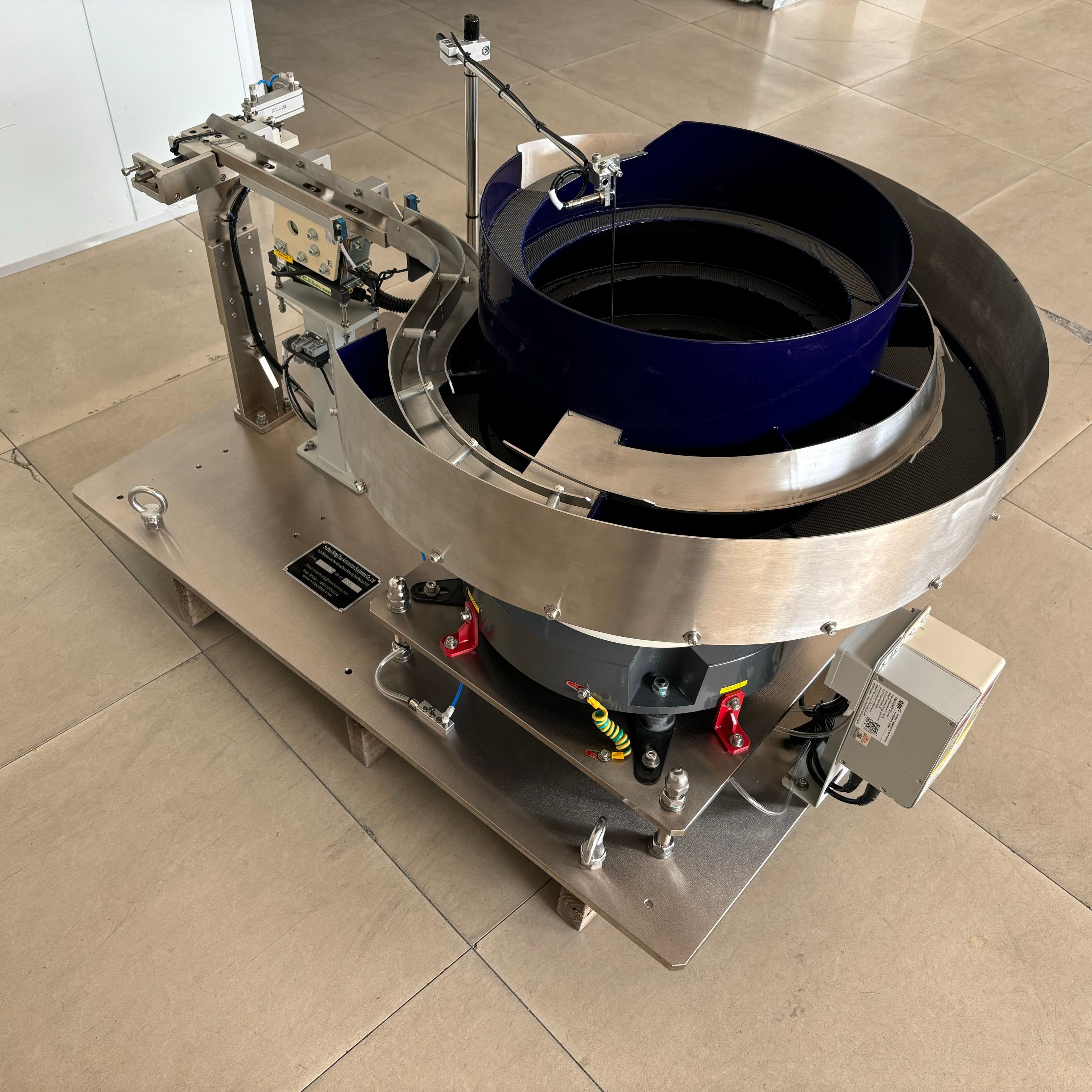 High-Capacity vibratory feeder bowl 700mm with an escapement mechanism for metal rings view 2