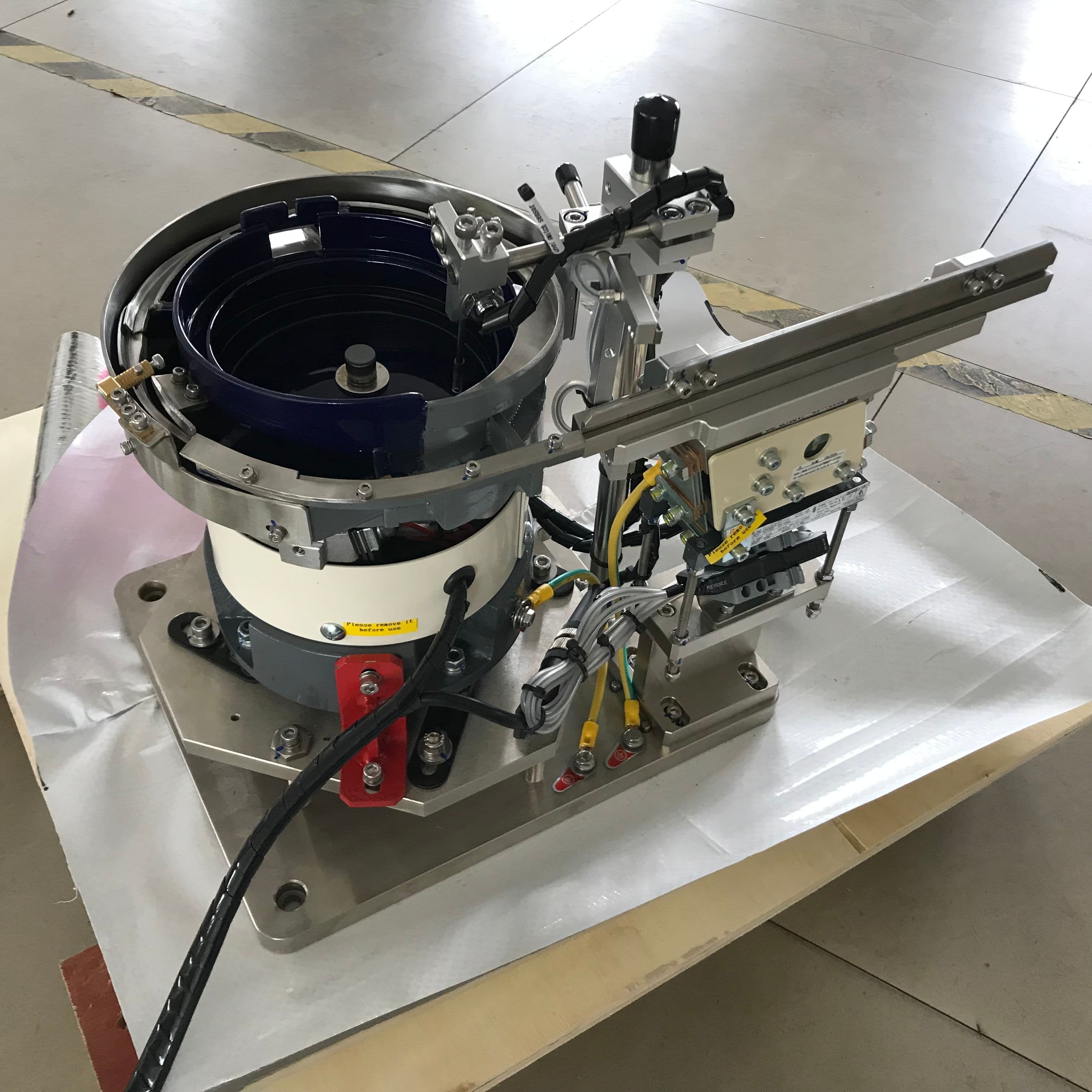 Automatic customized small vibratory bowl
feeder for small parts view 6