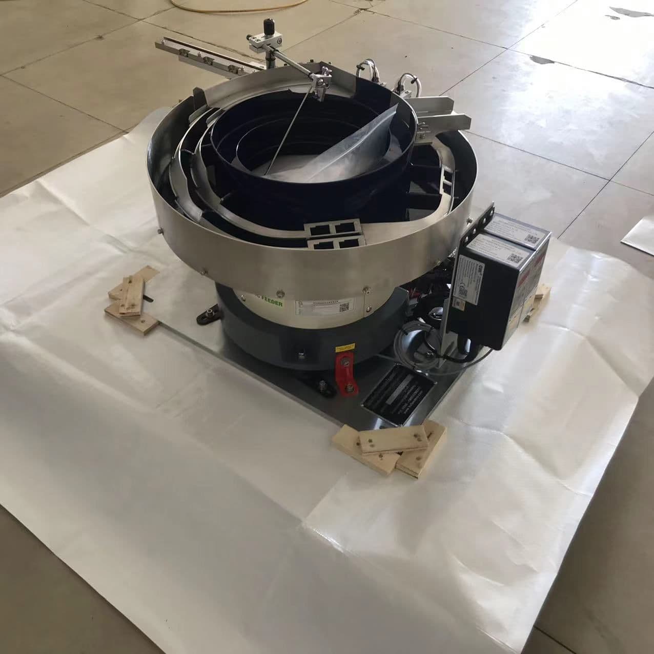 High Accurate Factory Customized Durable Electromagnet Automatic Small Vibratory Bowl Feeder for PCB view 5