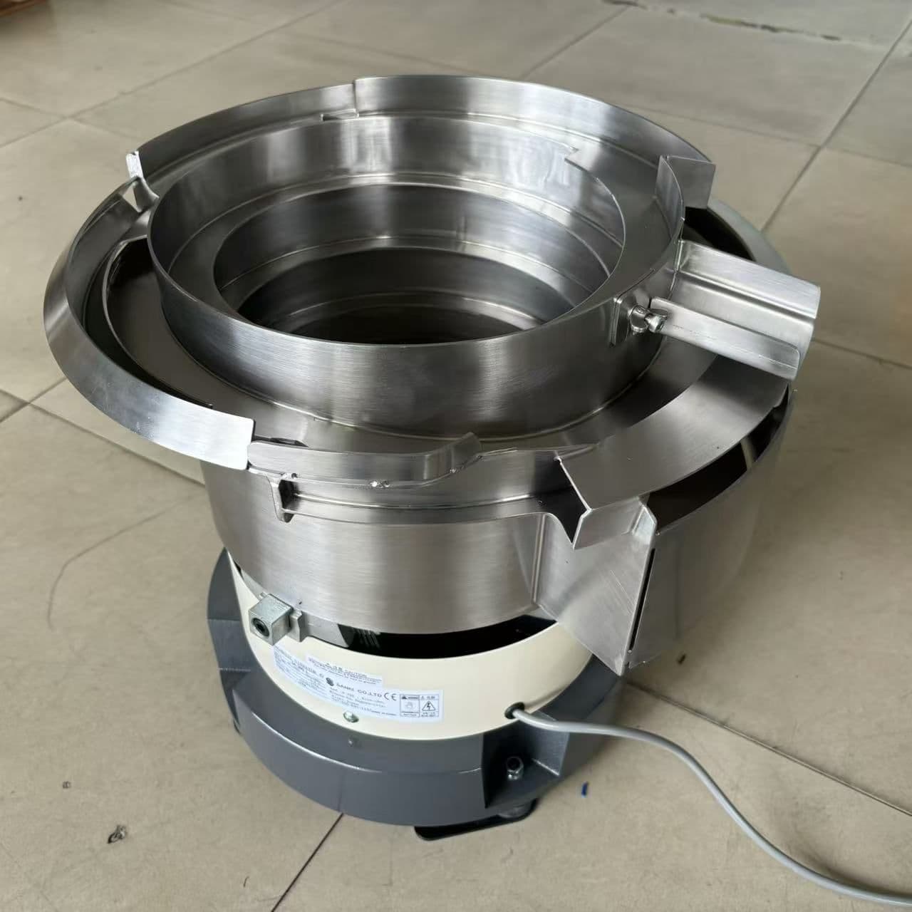 304 Stainless Steel Customizable Stainless Steel Vibratory Bowl Feeder with Variable Speed Controller view 2